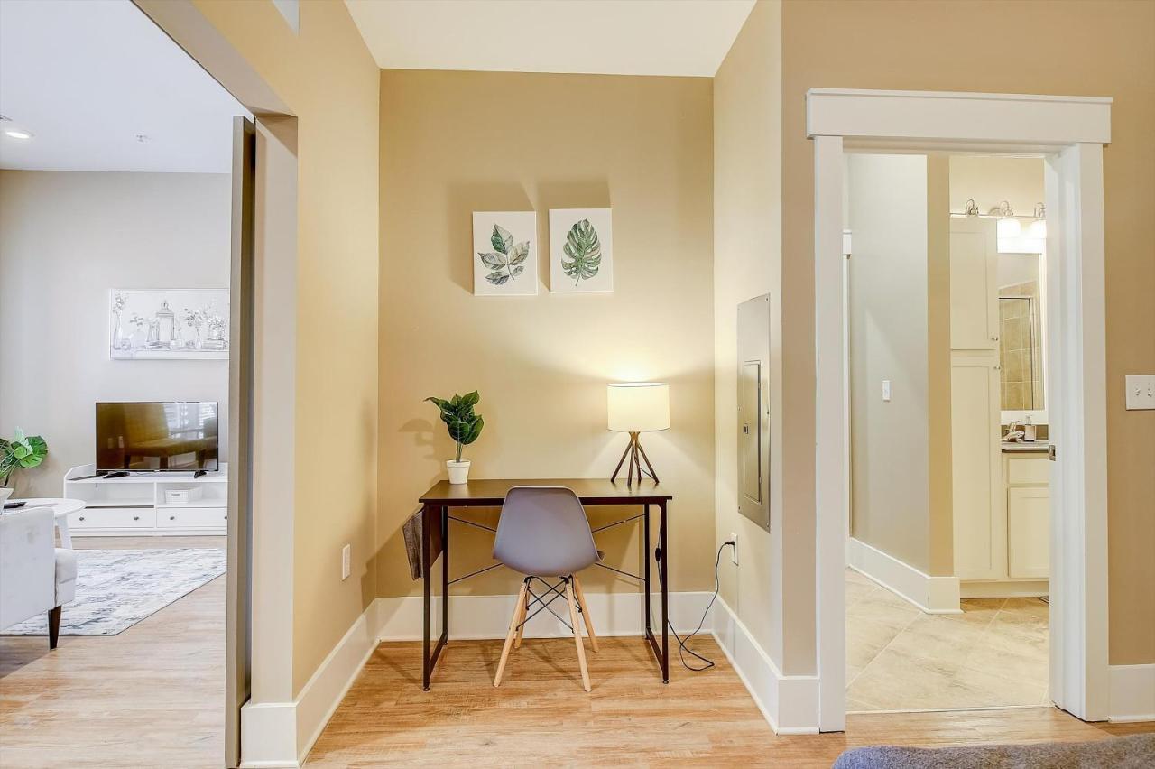 Apartamento Frontdesk Village At Commonwealth Apts Plaza Midwood